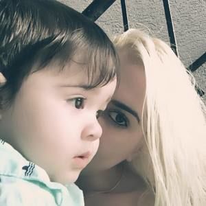 Meet your Posher, Yohana